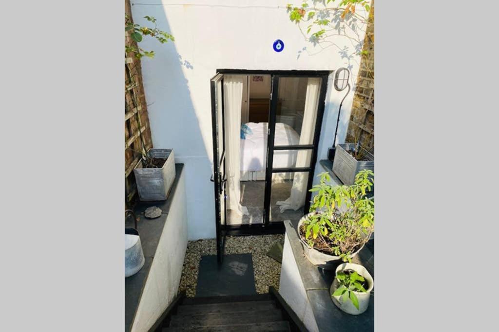 Stunning, Stylish Garden Flat In The Heart Of Wimbledon Apartament Londra